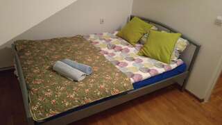Проживание в семье Rent0nline Brwinow Rooms Brwinów Небольшой двухместный номер с 2 отдельными кроватями - №3-1