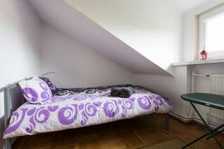 Проживание в семье Rent0nline Brwinow Rooms Brwinów Небольшой двухместный номер с 2 отдельными кроватями - №3-10