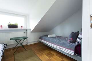 Проживание в семье Rent0nline Brwinow Rooms Brwinów Небольшой двухместный номер с 2 отдельными кроватями - №3-18